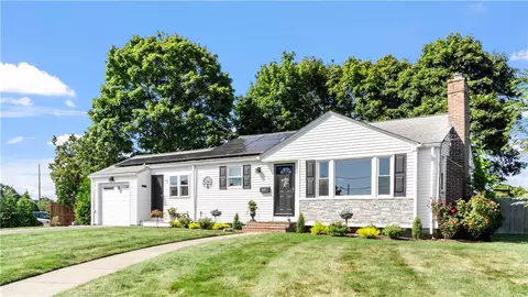 49 Elm Dr, Cranston, RI 02920
