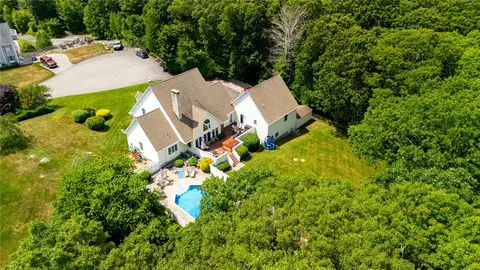 11 Hamilton Rd, Westerly, RI 02891 photo 3