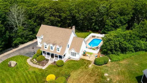 11 Hamilton Rd, Westerly, RI 02891 photo 2