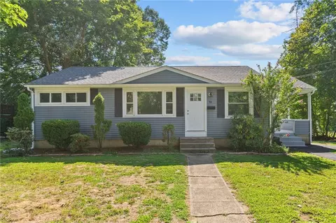 47 Adelaide Ave, Warwick, RI 02886
