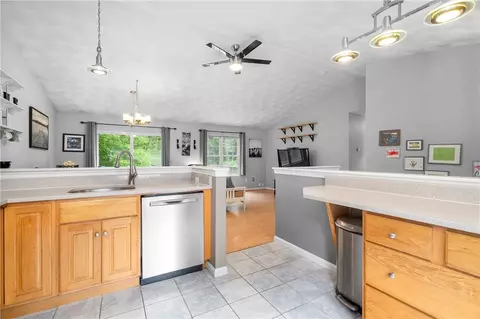16 Walker Ln, Coventry, RI 02816 photo 12