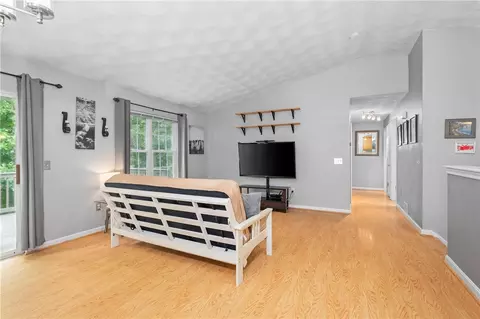 16 Walker Ln, Coventry, RI 02816 photo 8