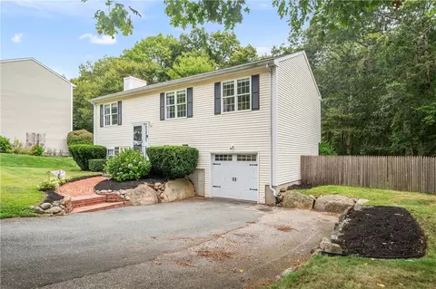 16 Walker Ln, Coventry, RI 02816 photo 4