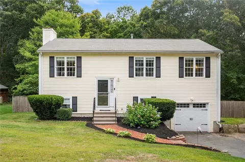 16 Walker Ln, Coventry, RI 02816