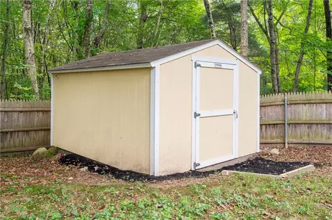 16 Walker Ln, Coventry, RI 02816 photo 33