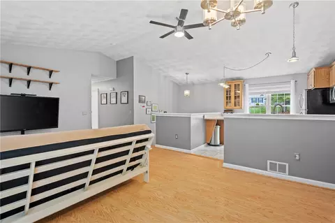 16 Walker Ln, Coventry, RI 02816 photo 9