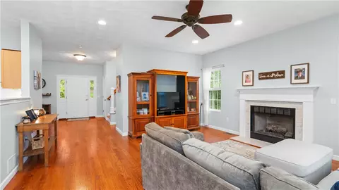 Entry Way - 45 Cobblestone Ter, Coventry, RI 02816 photo 4 of 8