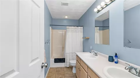 Bath - 45 Cobblestone Ter, Coventry, RI 02816 photo 4 of 5