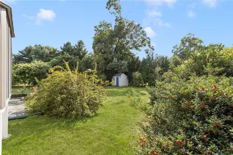Exterior - 169 Lansdowne Rd, Warwick, RI 02888 photo 7 of 7