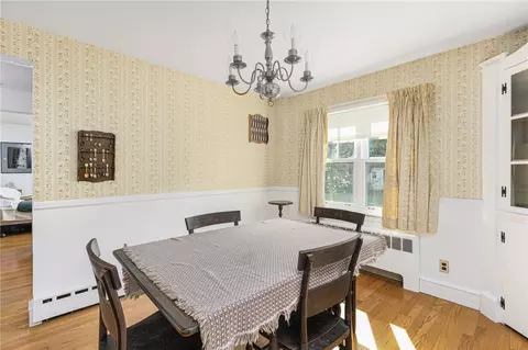 Dining - 169 Lansdowne Rd, Warwick, RI 02888 photo 3 of 3