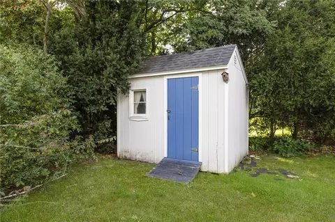 Exterior - 169 Lansdowne Rd, Warwick, RI 02888 photo 5 of 7