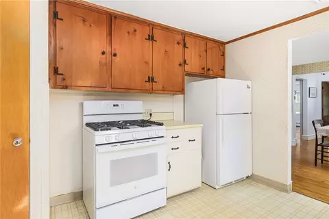 Kitchen - 169 Lansdowne Rd, Warwick, RI 02888 photo 2 of 3