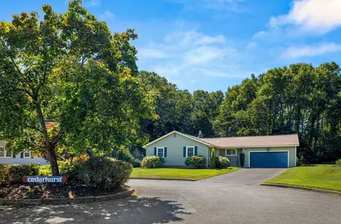 85 Gateway Rd, North Kingstown, RI 02852