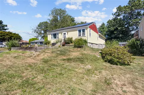 25 Shore Dr, Johnston, RI 02919