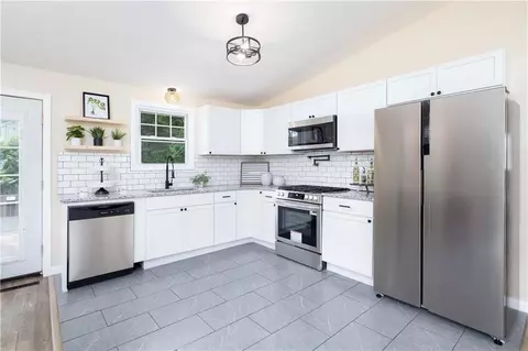 Kitchen - 259 Buttonwoods Ave, Warwick, RI 02886 photo 4 of 6