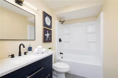 Bath - 259 Buttonwoods Ave, Warwick, RI 02886 photo 1 of 3