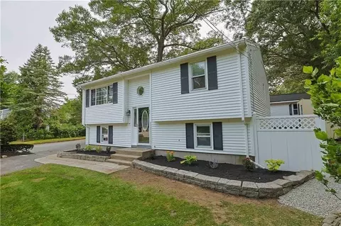 Exterior - 259 Buttonwoods Ave, Warwick, RI 02886 photo 2 of 7