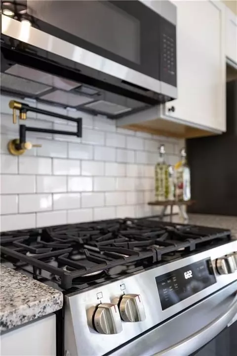 Kitchen - 259 Buttonwoods Ave, Warwick, RI 02886 photo 3 of 6