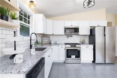 Kitchen - 259 Buttonwoods Ave, Warwick, RI 02886 photo 2 of 6