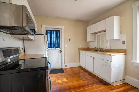 Entry Way - 530 Post Rd, Warwick, RI 02888 photo 2 of 2