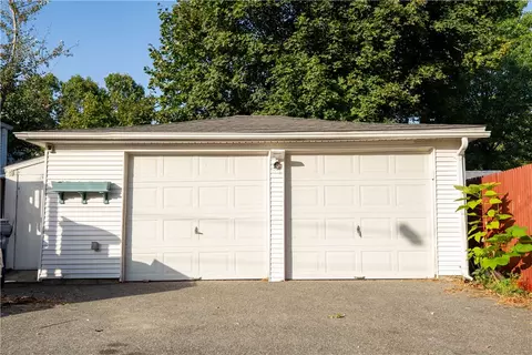 Exterior - 530 Post Rd, Warwick, RI 02888 photo 1 of 2