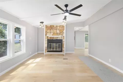 Living - 6 Sherwood Valley Ln, Coventry, RI 02816 photo 3 of 8