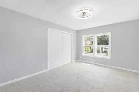 Bedroom - 6 Sherwood Valley Ln, Coventry, RI 02816 photo 5 of 6