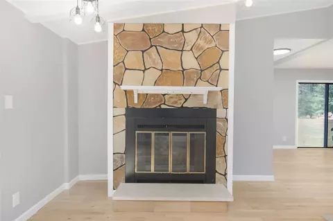 Living - 6 Sherwood Valley Ln, Coventry, RI 02816 photo 4 of 8