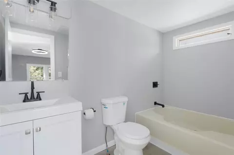 Bath - 6 Sherwood Valley Ln, Coventry, RI 02816 photo 3 of 3
