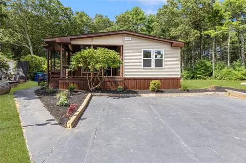6 Sherwood Valley Ln, Coventry, RI 02816