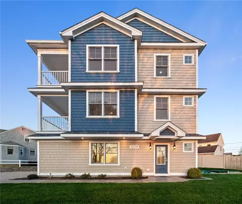 25 Scallop Shell Rd, Narragansett, RI 02882