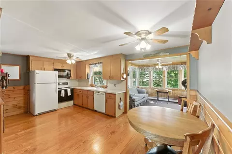 80 Poplar St, Woonsocket, RI 02895 photo 9