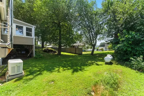 80 Poplar St, Woonsocket, RI 02895 photo 21