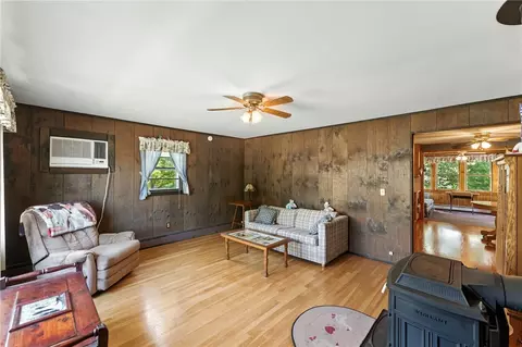 80 Poplar St, Woonsocket, RI 02895 photo 3
