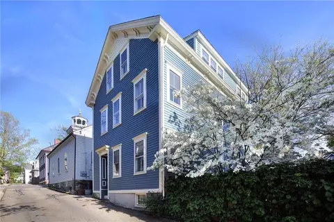 75 Mary St, Newport, RI 02840
