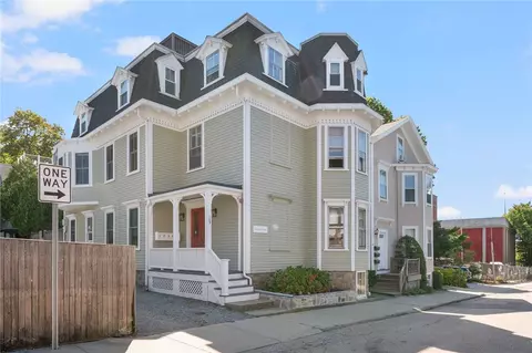 109 Church St #3, Newport, RI 02840