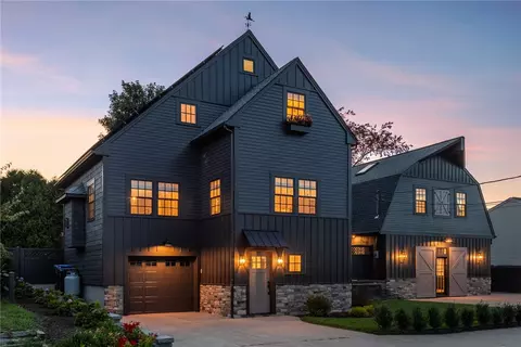 20 Kensington Ave, Portsmouth, RI 02871