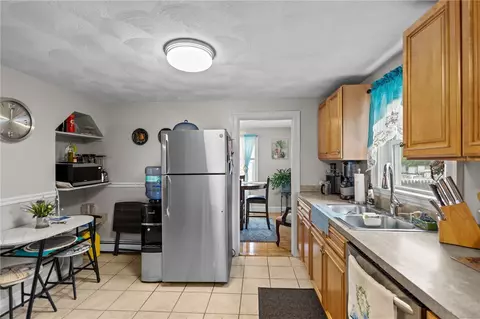 Kitchen - 690 Killingly St, Johnston, RI 02919 photo 2 of 2