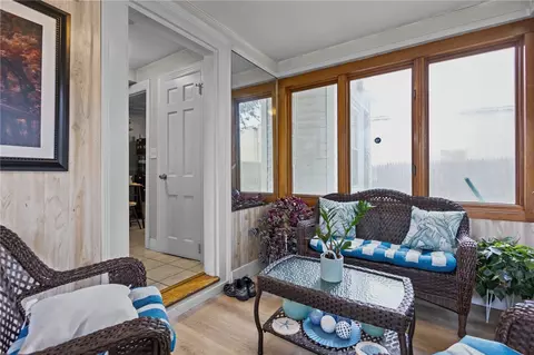 Entry Way - 690 Killingly St, Johnston, RI 02919 photo 2 of 5
