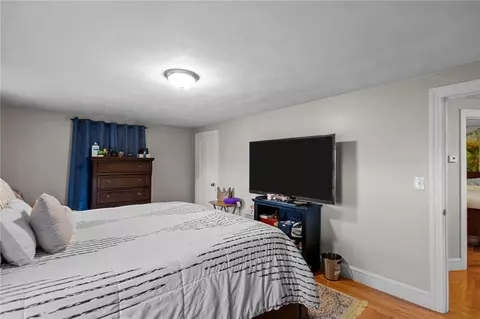 Bedroom - 690 Killingly St, Johnston, RI 02919 photo 3 of 5