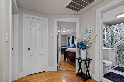 Entry Way - 690 Killingly St, Johnston, RI 02919 photo 4 of 5