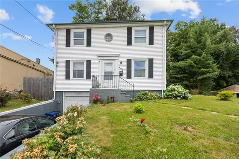 Exterior - 690 Killingly St, Johnston, RI 02919 photo 2 of 3