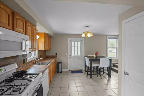 126 Lloyd Ave, Warwick, RI 02889 photo 22