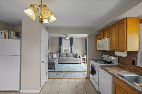 126 Lloyd Ave, Warwick, RI 02889 photo 28