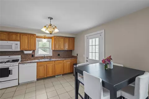 126 Lloyd Ave, Warwick, RI 02889 photo 25