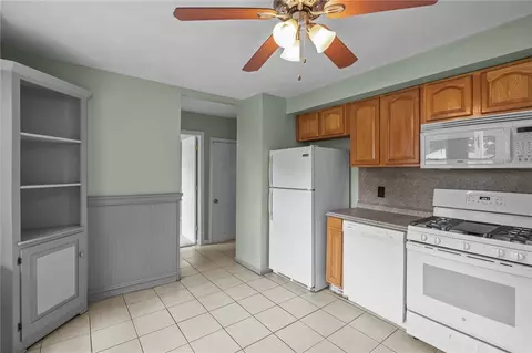 126 Lloyd Ave, Warwick, RI 02889 photo 3