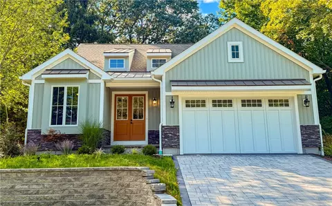 44 Middle St, North Kingstown, RI 02852
