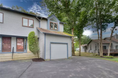 35 Acorn Ct #H6, South Kingstown, RI 02879