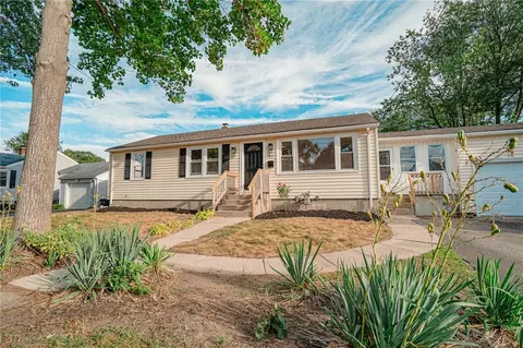 60 Merle St, Warwick, RI 02889