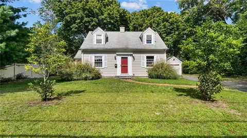 55 Massasoit Ave, Barrington, RI 02806